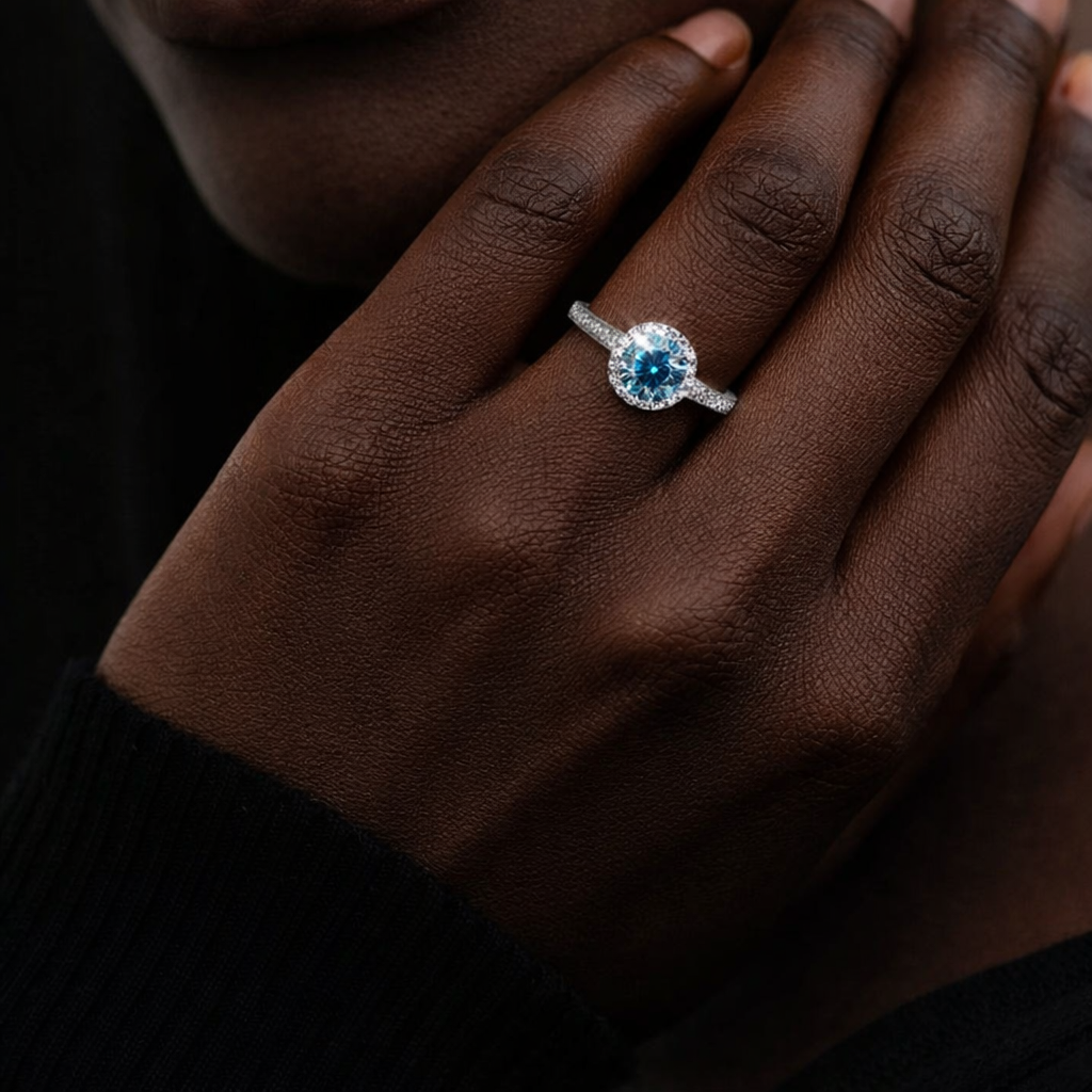 טבעת אמרלד Blue Moissanite